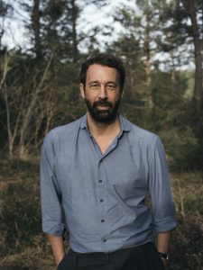 Abgebildet ist Autor Tobias Haberl